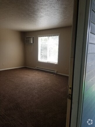 Building Photo - 4247 Sabin Dr