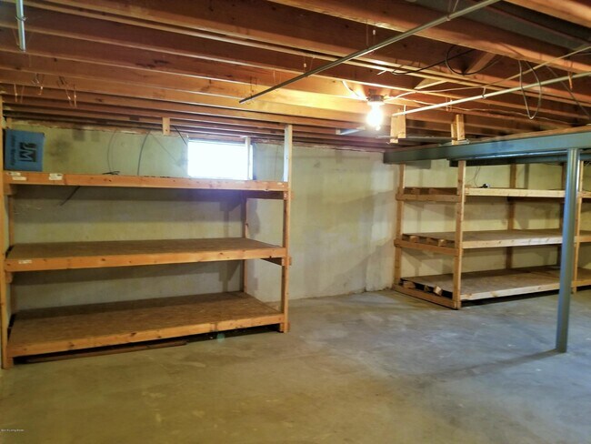 Building Photo - 8203 Camberley Dr