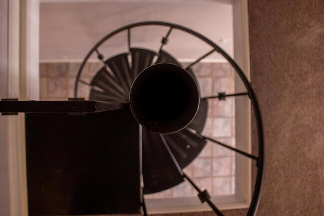 Building Photo - 10855 Meadowglen Ln