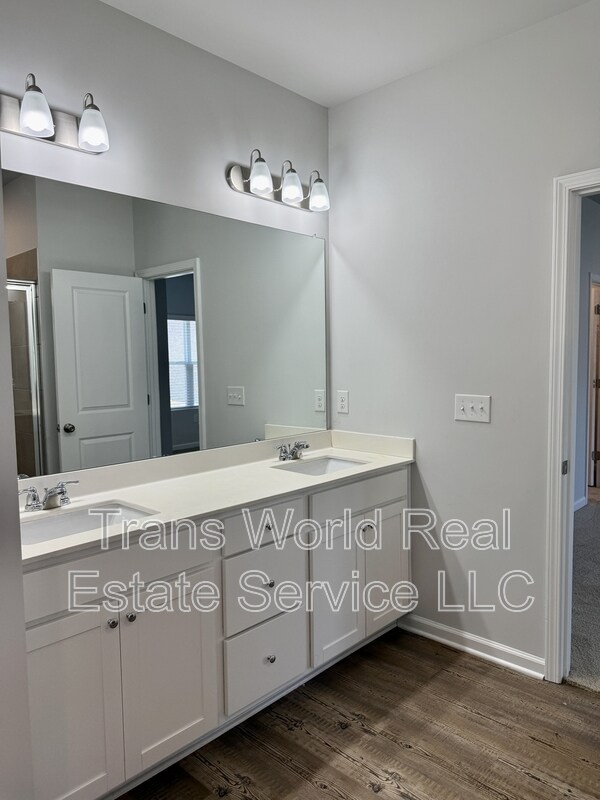 Building Photo - 2090 Ecoland Dr