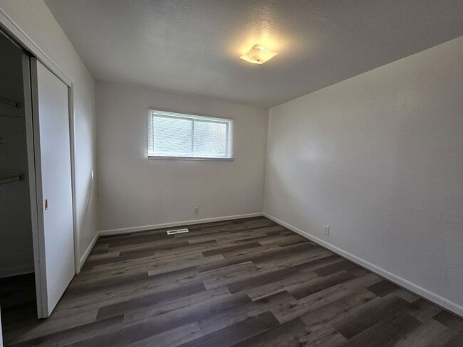 Building Photo - 1800 NW Lynwood St