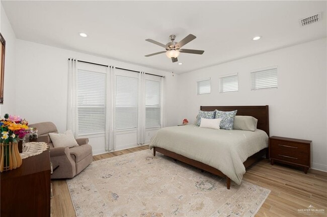 Building Photo - 33 Aqualina Wy