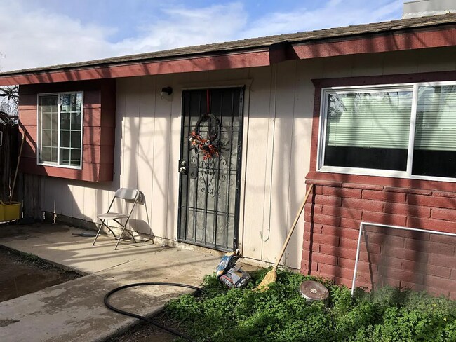 Primary Photo - 308 Oswell St