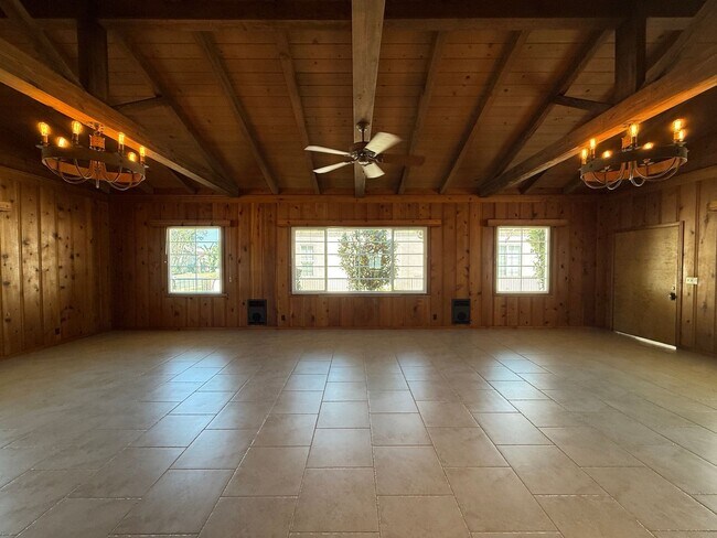Building Photo - 161 Palm Ct Dr