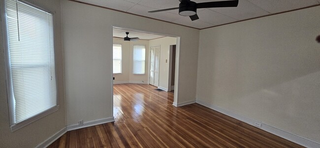 Building Photo - 41 Vassar St