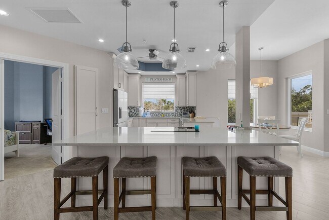 Building Photo - SPECTACULAR CUSTOM DESIGNED REMODELED 3 BR, 2 BTH