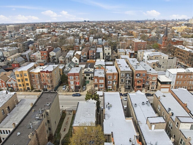 Building Photo - 2618 W Augusta Blvd