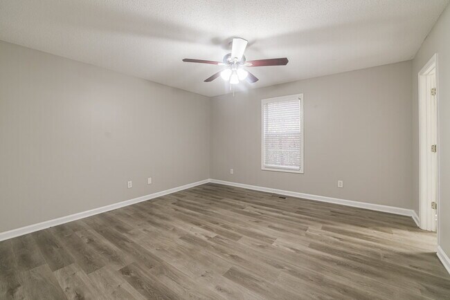 Building Photo - 412 Ivy Crest Dr