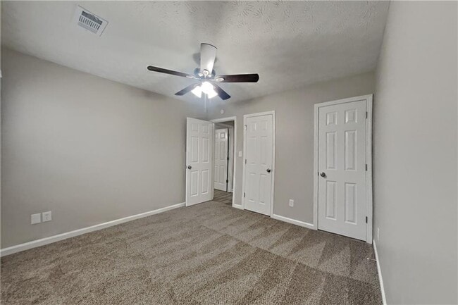 Building Photo - 775 James Ridge Dr