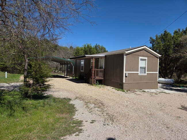 Building Photo - 2409 Creekview Dr