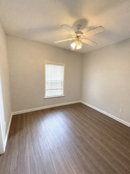 Building Photo - 1020 Chevis St