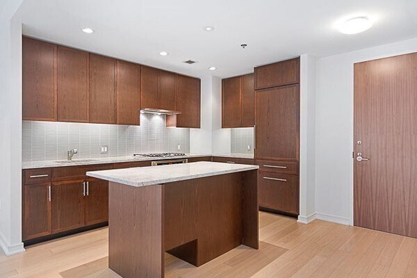 Building Photo - 580 Washington St