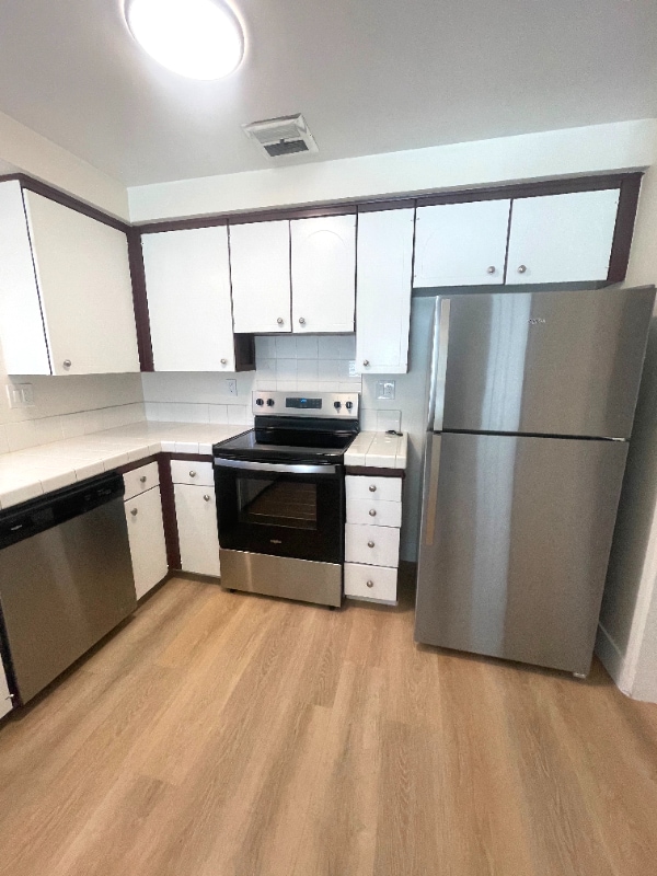 Building Photo - 563 S Fashion Park St