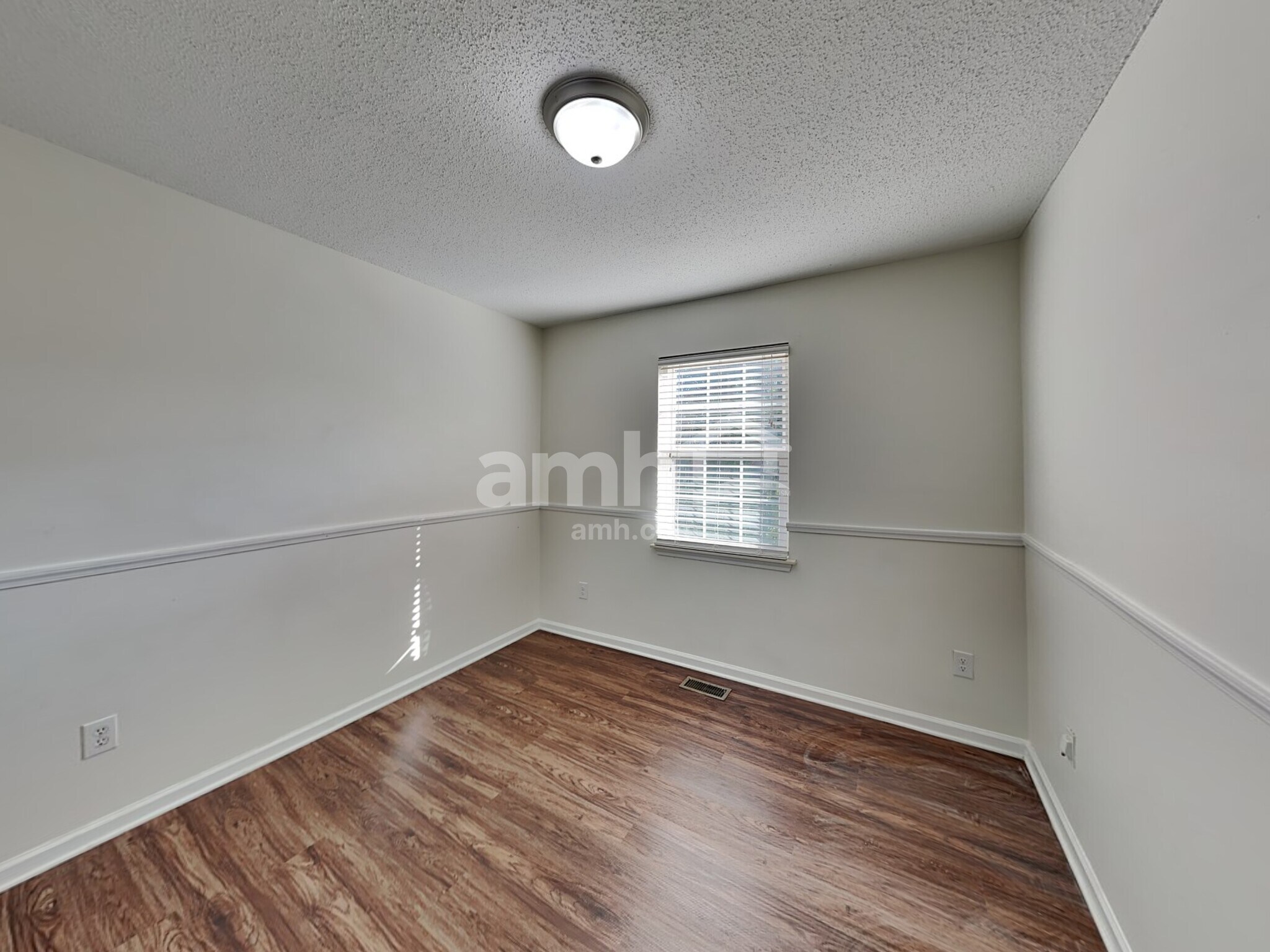 Building Photo - 8616 Warwick Crest Ln