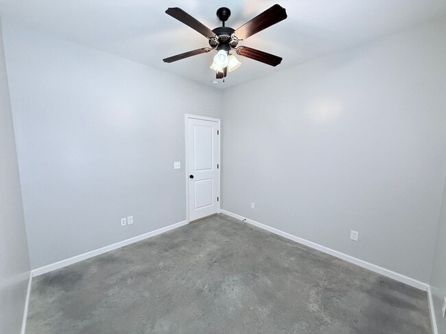 Building Photo - 145 MS-334