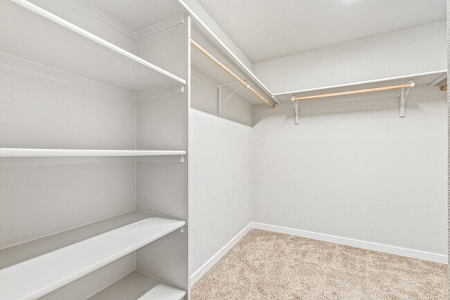 Building Photo - 6852 S Birch Creek Ave