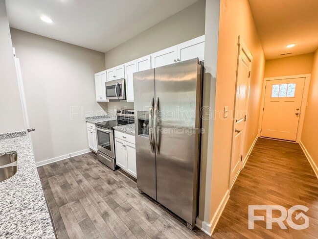 Building Photo - 1400 S Taylor St