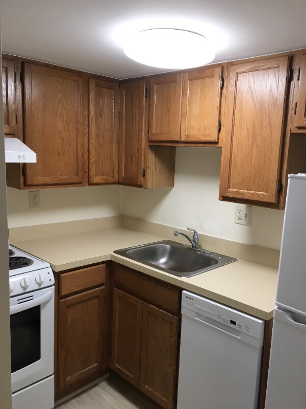 Building Photo - 810 St Paul St