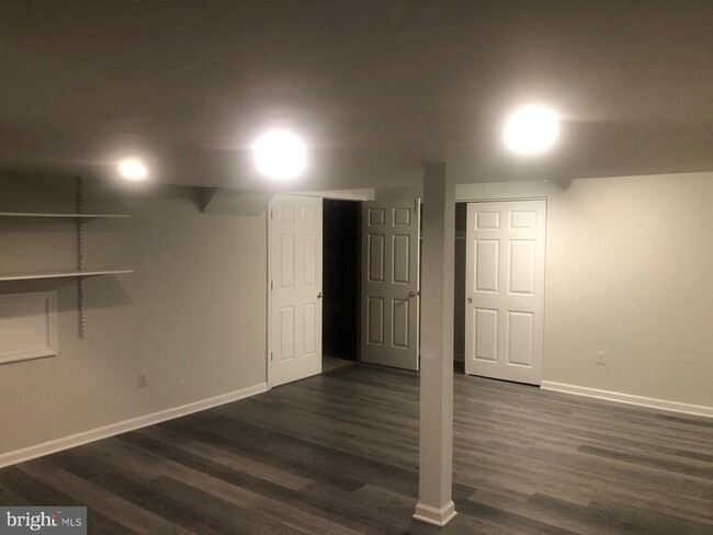 Building Photo - 8104 Overlake Ct