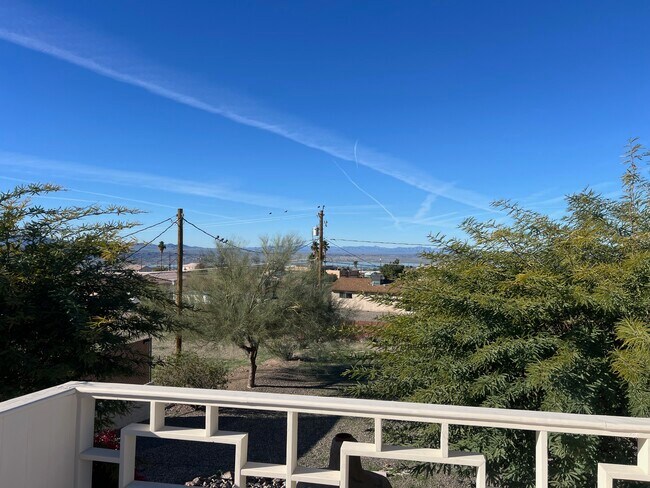 Building Photo - 3691 Tarpon Dr