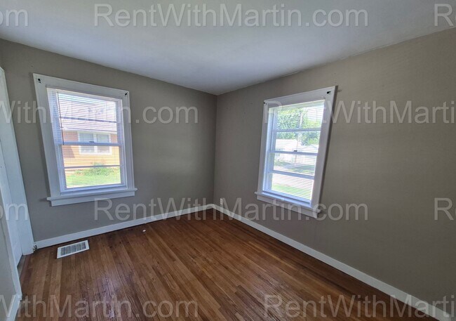 Building Photo - 501 D Ave
