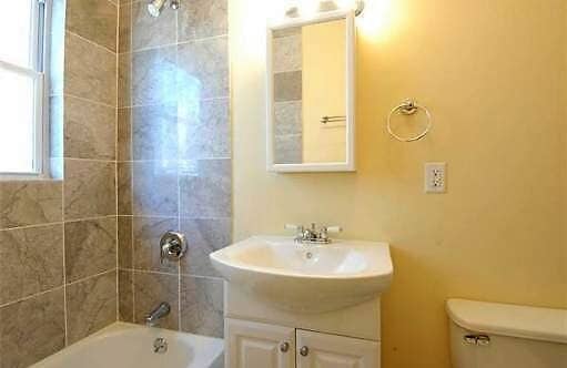 Building Photo - 17 Parker Hill Ave