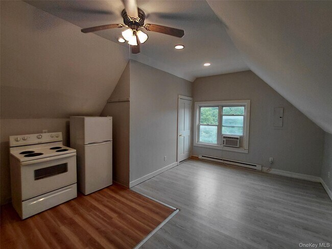 Building Photo - 67 Greenkill Ave
