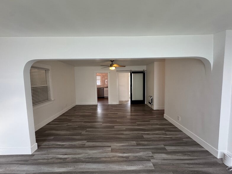 Building Photo - 1653 Bayview Dr