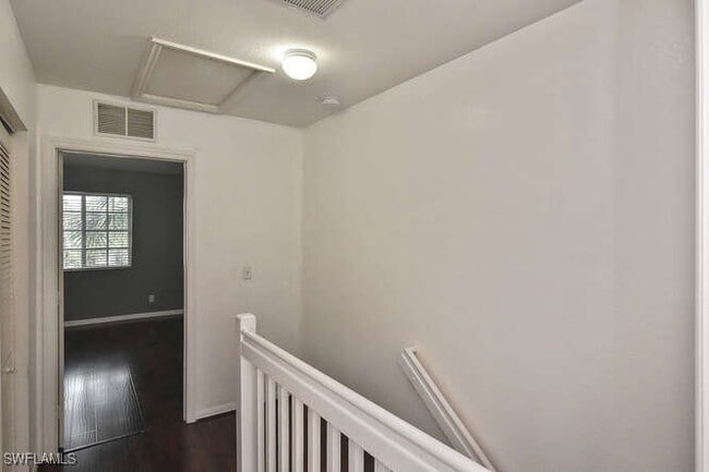 Building Photo - 10100 Poppy Hill Dr