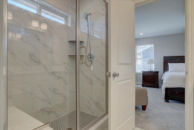 Building Photo - 5-Bed/4-Bath built in 2022!