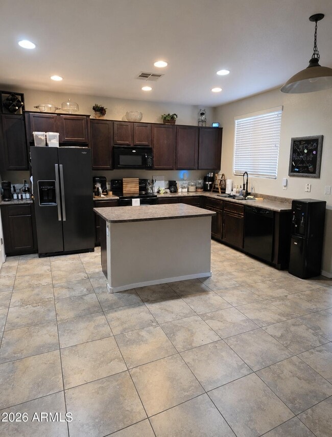 Building Photo - 4057 E Karsten Dr