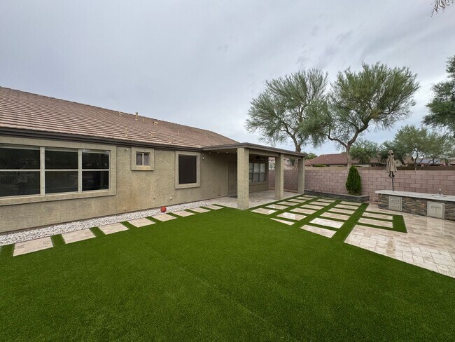 Building Photo - 26233 N 43rd Pl