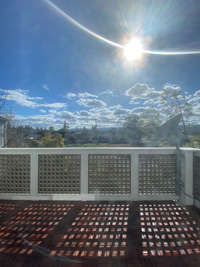 Building Photo - 250 Santa Fe Terrace