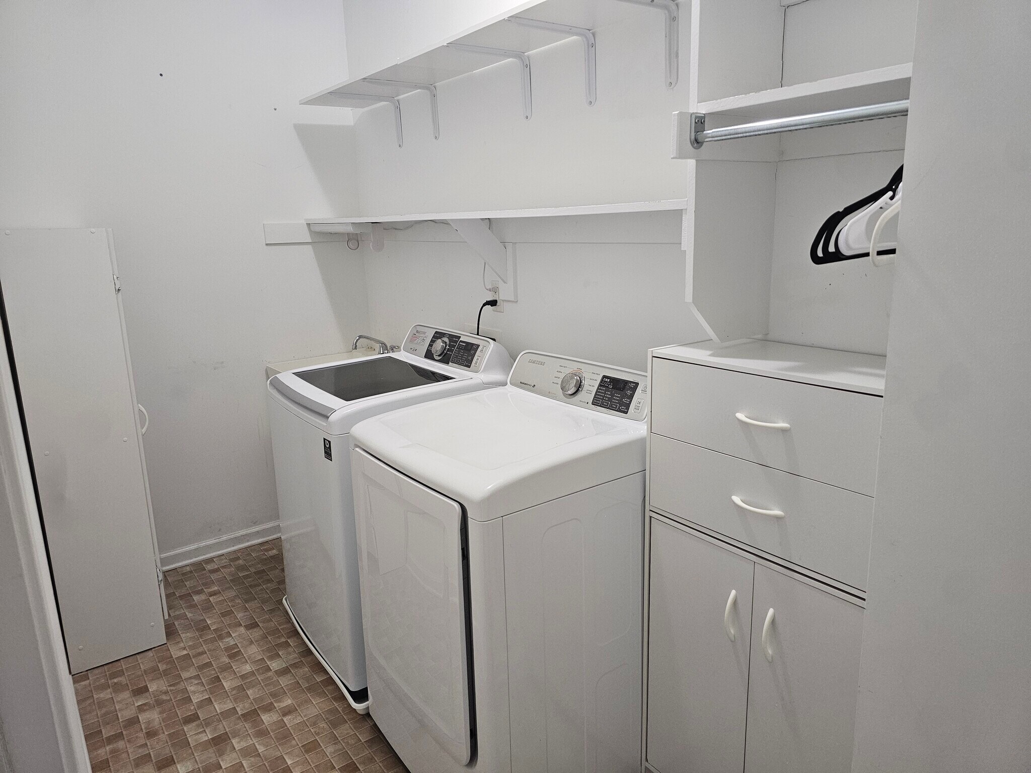 Laundry Room - 2466 Leytonstone Dr
