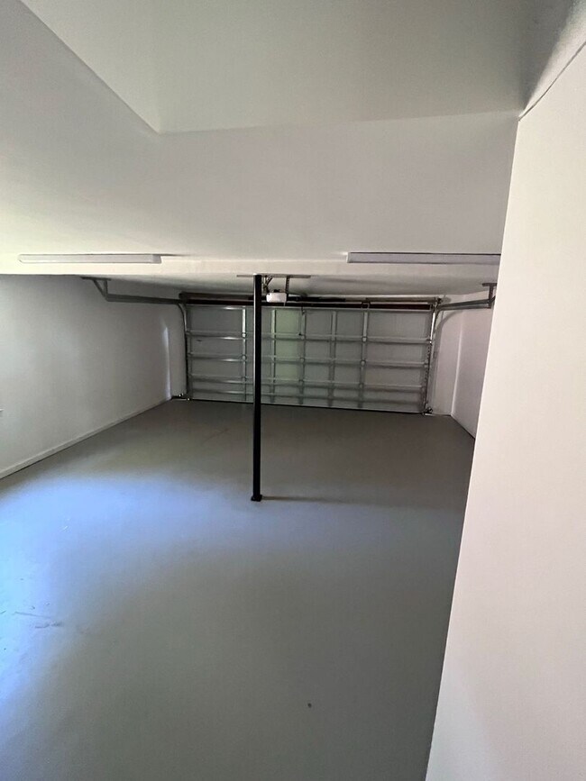 Building Photo - Available May 1st. Totally Remodeled 3 BR/2 BA