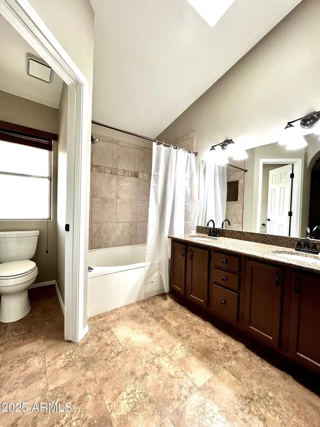 Building Photo - 16117 E Glendora Dr