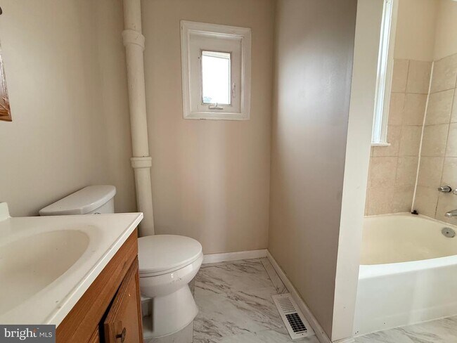 Building Photo - 5307 York Rd