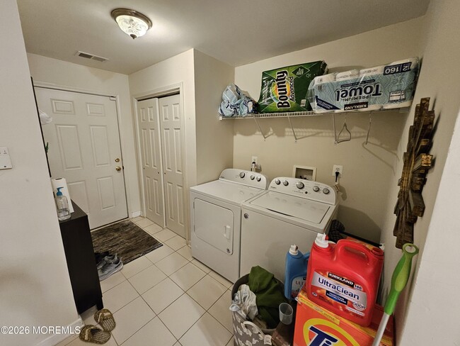 Building Photo - 12 Jensen Court