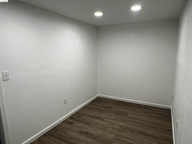 Building Photo - 2869 38th Ave