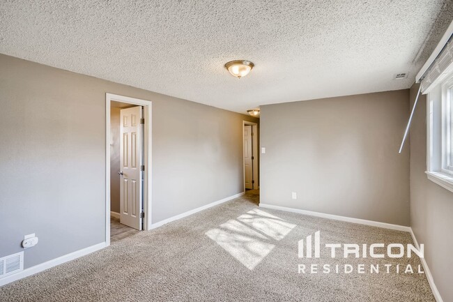 Building Photo - 6910 Fielding Cir