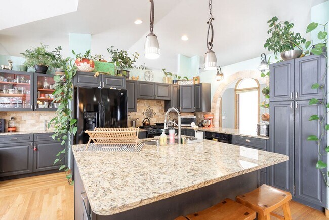 Building Photo - Beautiful and spacious 5 bedroom home located near Long Pond Reservoir in NE Fort Collins