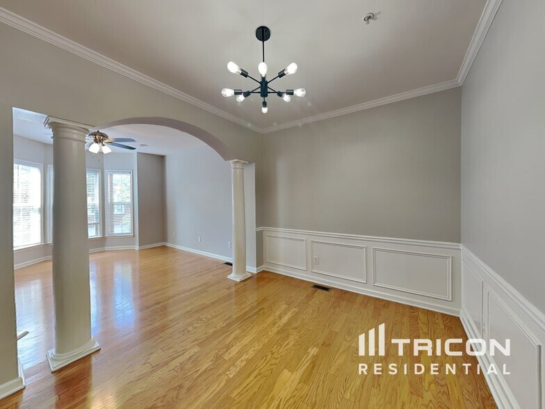 Building Photo - 1771 Highlands View Dr