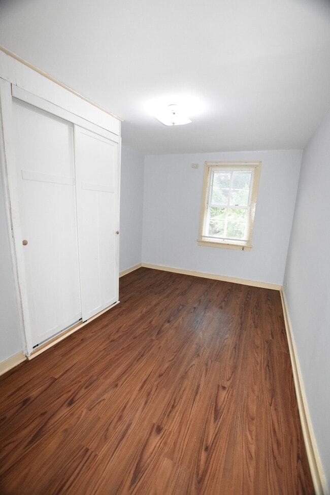 Building Photo - 457 Talma St