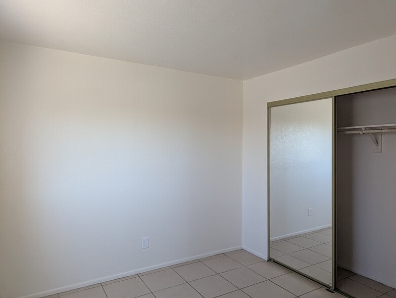 Building Photo - 1477 E 27th Ave