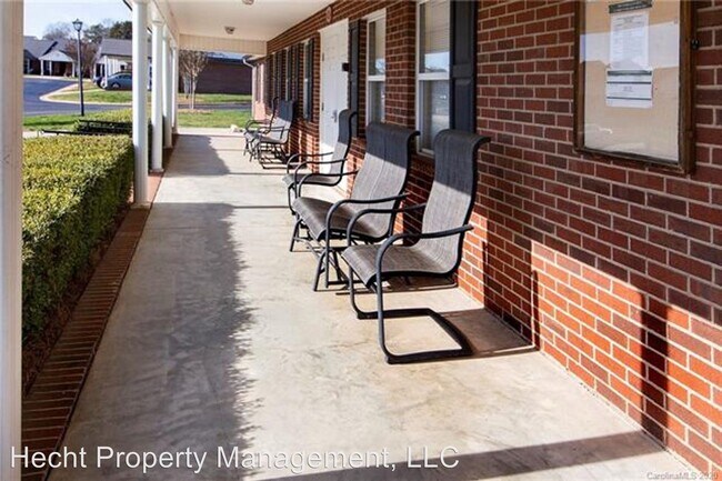 Building Photo - 3 br, 2 bath House - 3861 Azalea Trail