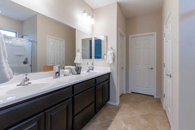 Building Photo - 25931 W Oraibi Dr