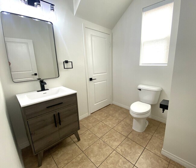 Building Photo - 4 Bdrm Parkside Village Gem -  2 weeks fre...