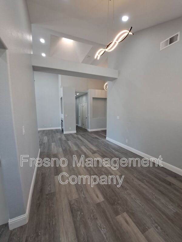 Building Photo - 5597 W Decatur Ave