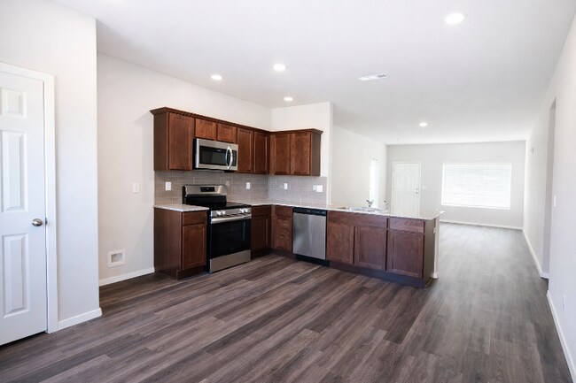 Building Photo - 2606 S Silver St