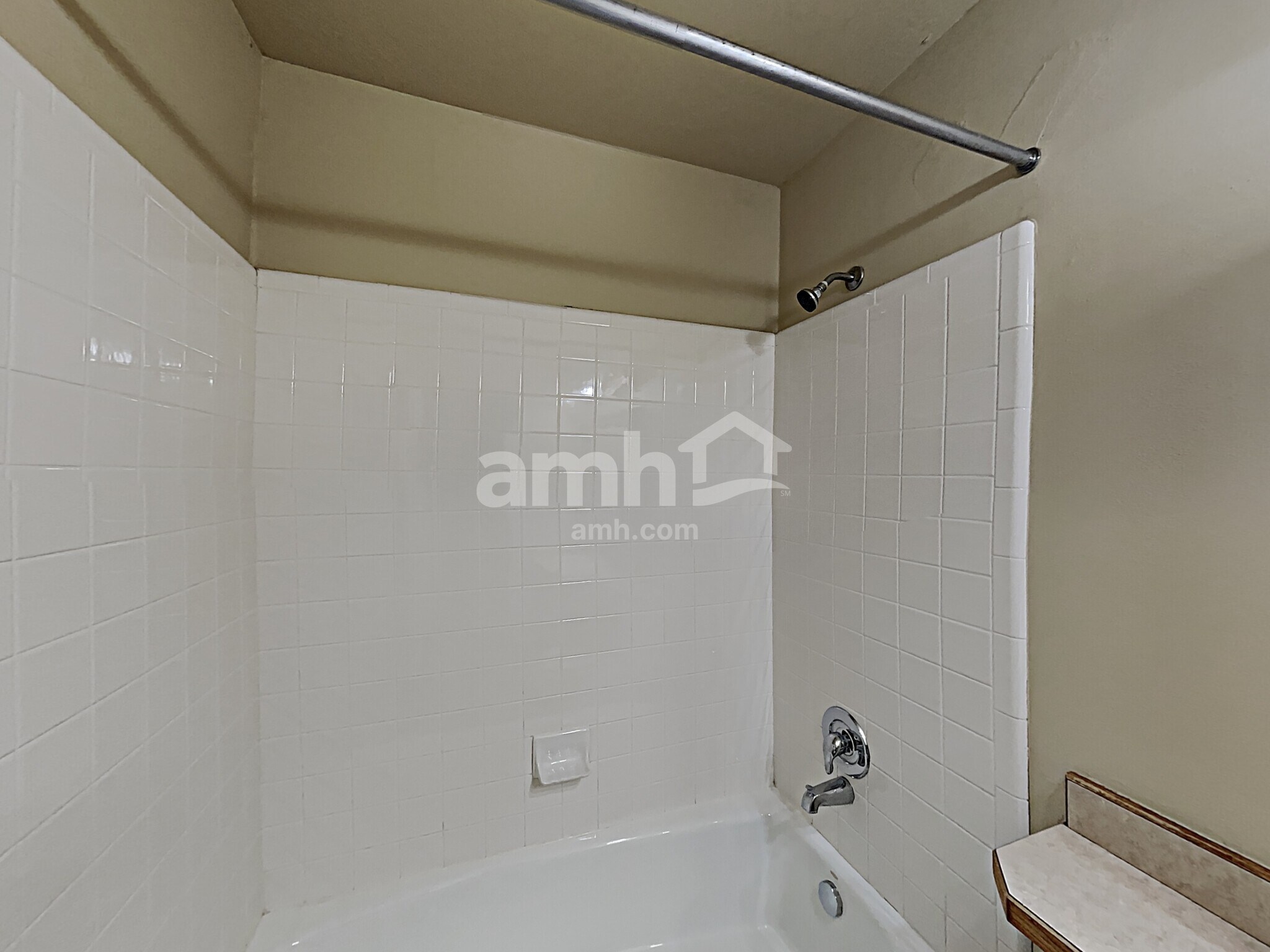 Building Photo - 1428 S 2850 E